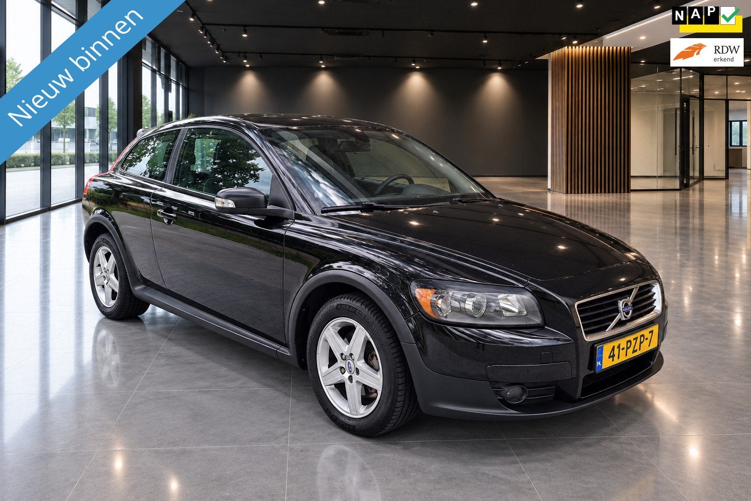Volvo C30 2.0 BJ08 AIRCO LMV ELEKTR-R NW-APK, Auto's, Voorwielaandrijving, 1350 kg, Stof, Gebruikt