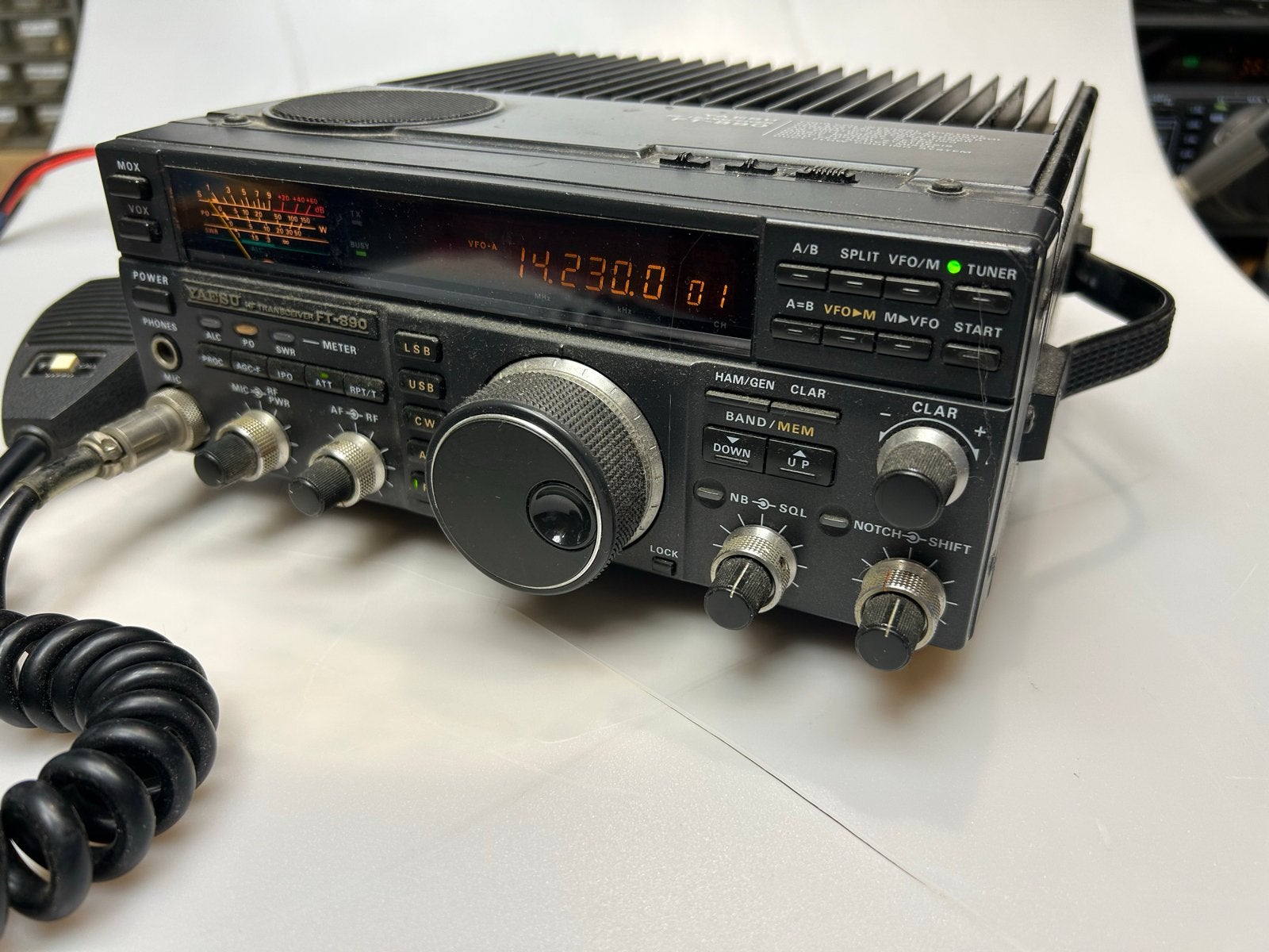 Yaesu FT-890 AT HF Transceiver met ingebouwde Antenne Tuner, Ophalen of Verzenden, Gebruikt, Zender en Ontvanger