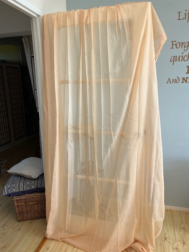 Zalmkleurige, Lichtdoorlatende Gordijnen, Ophalen of Verzenden, Zo goed als nieuw, Gordijn, Polyester