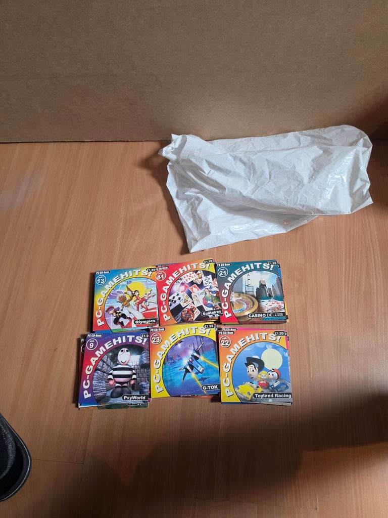 1 tas vol met pc cd rom spellen zie foto,s ., Ophalen