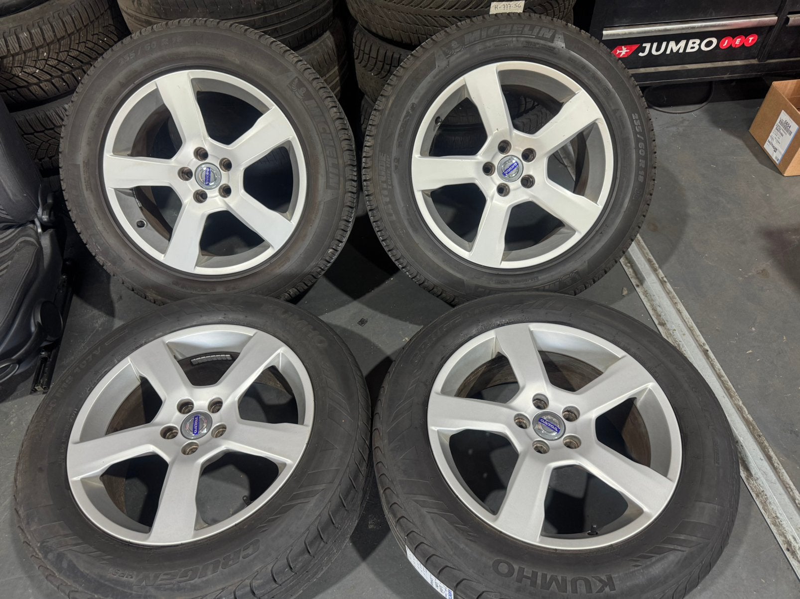 18” Originele Volvo XC60 Velgen met 235/60/18 Zomerbanden, 18 inch, Banden en Velgen, Ophalen of Verzenden, 235 mm