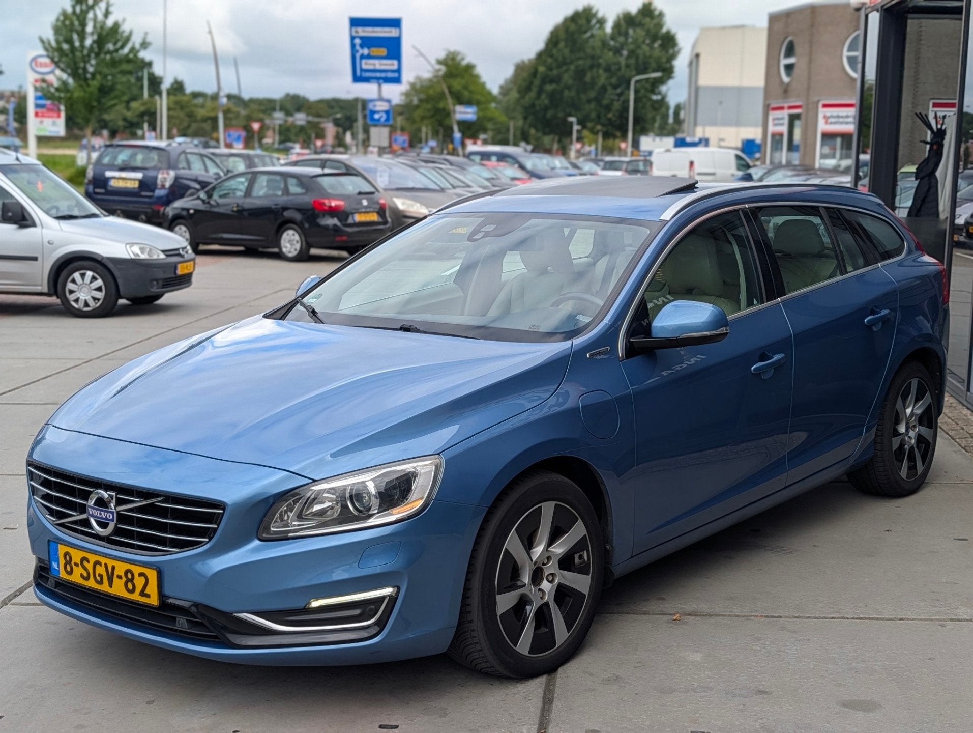 Volvo V60 2.4 D6 AWD Plug-In Hybrid Summum, Auto's, Automaat, Beige, Blauw, Startonderbreker