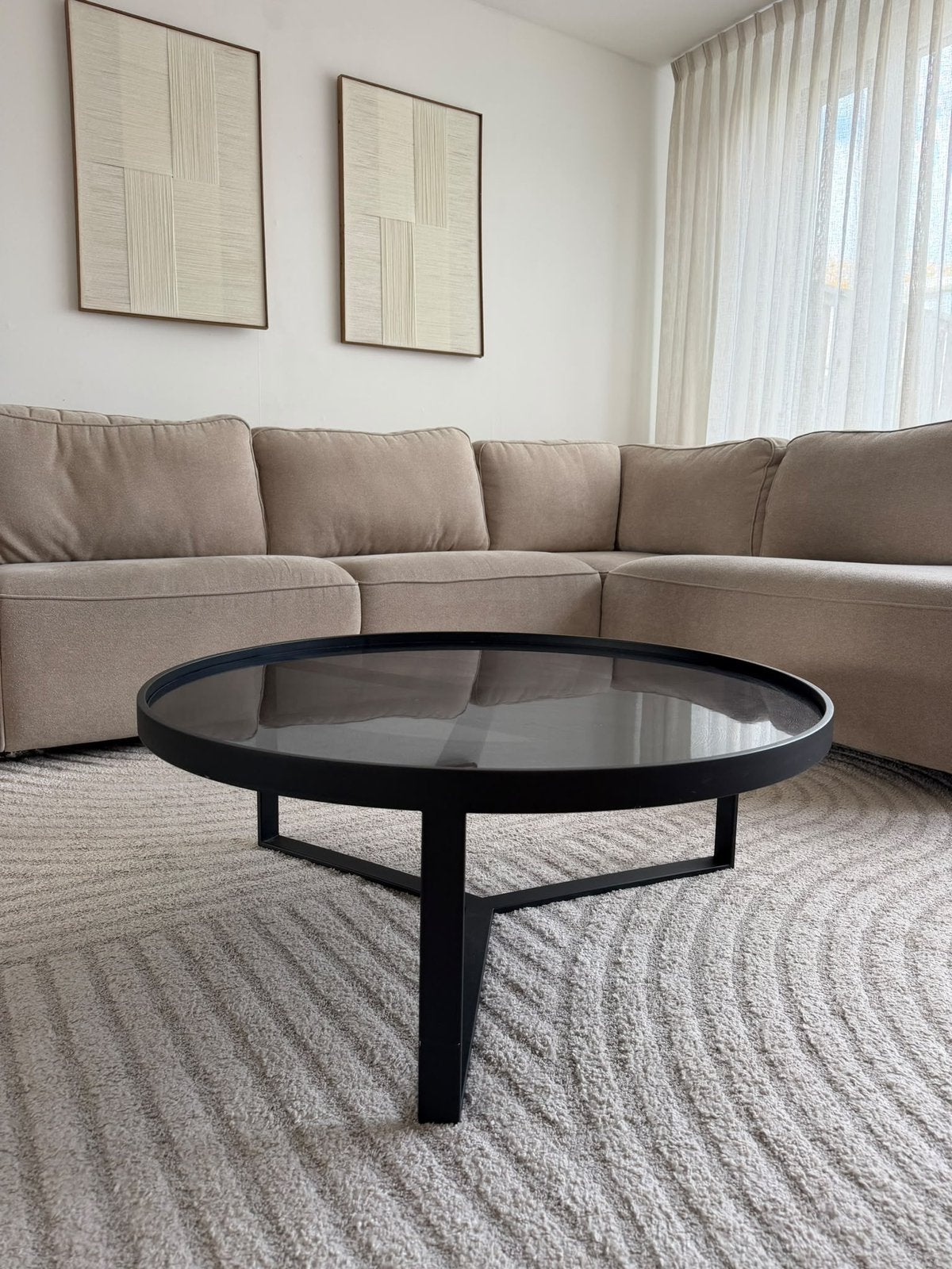 Foto 4 van Mooie ronde glazen salontafel merk Westwing 90 cm Ø