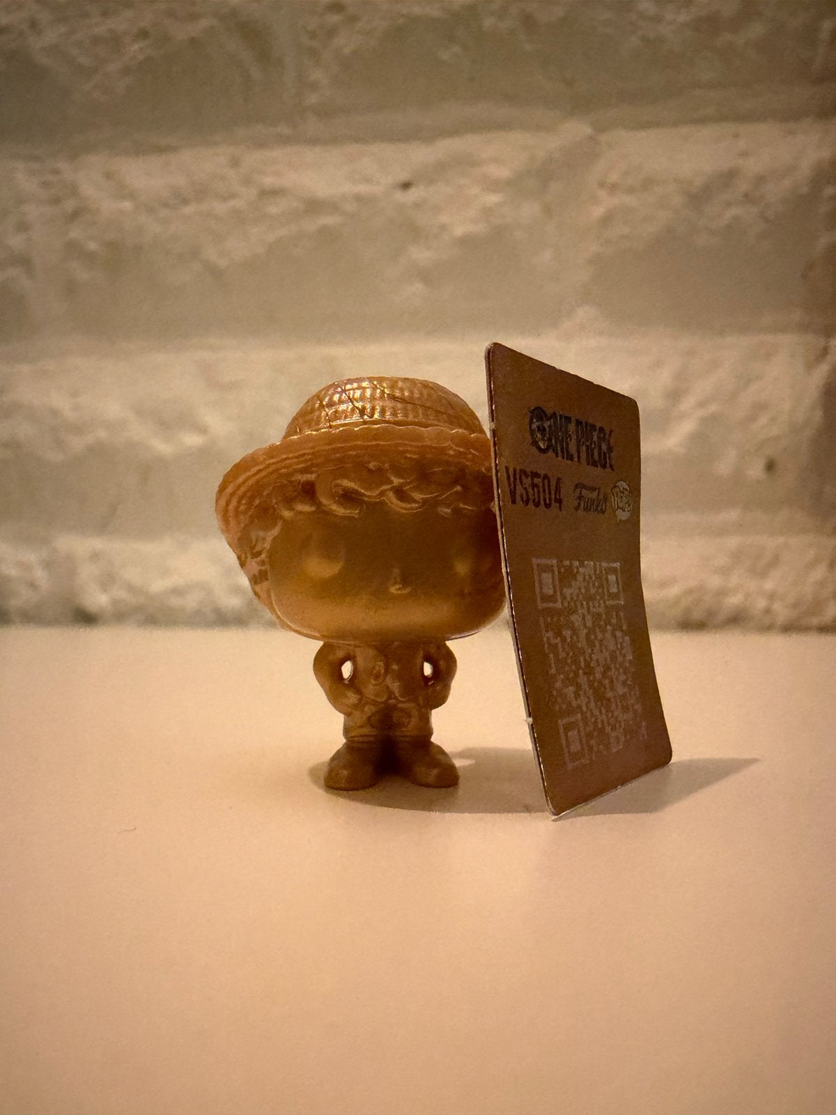 Monkey D. Luffy Gold VS504 Kinder Joy, Ophalen of Verzenden, Zo goed als nieuw