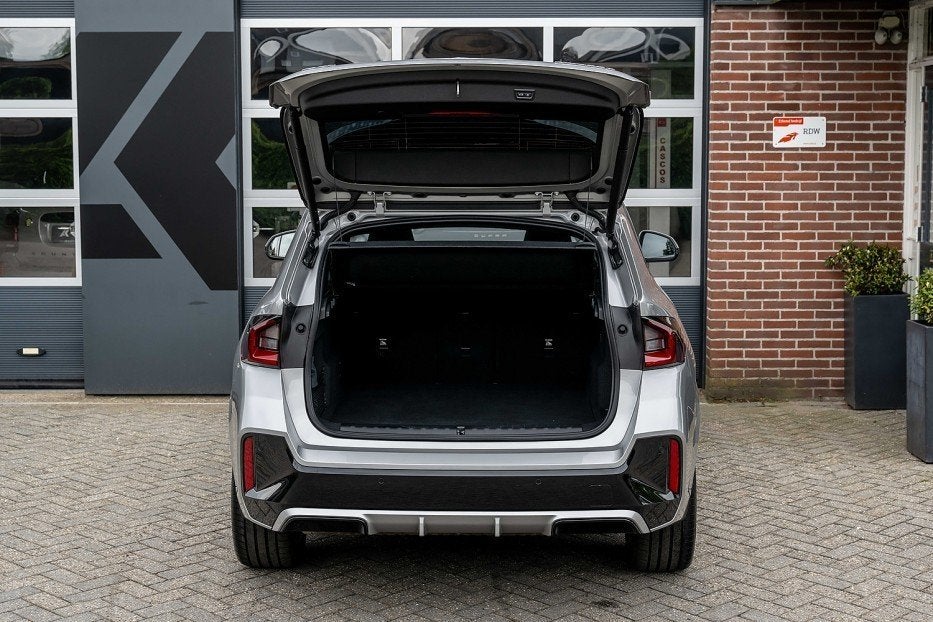 BMW X1 xDrive25e M Sport | Panorama | Shadow | ACC | Camera, Auto's, BMW, Gebruikt, Alcantara, Bedrijf, Vierwielaandrijving