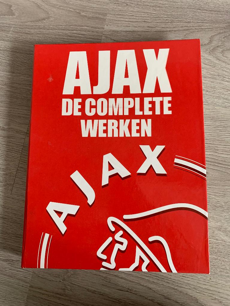 Ajax - De complete werken Aflevering 1 t/m 13, Verzamelen, Sportartikelen en Voetbal, Ophalen of Verzenden, Zo goed als nieuw