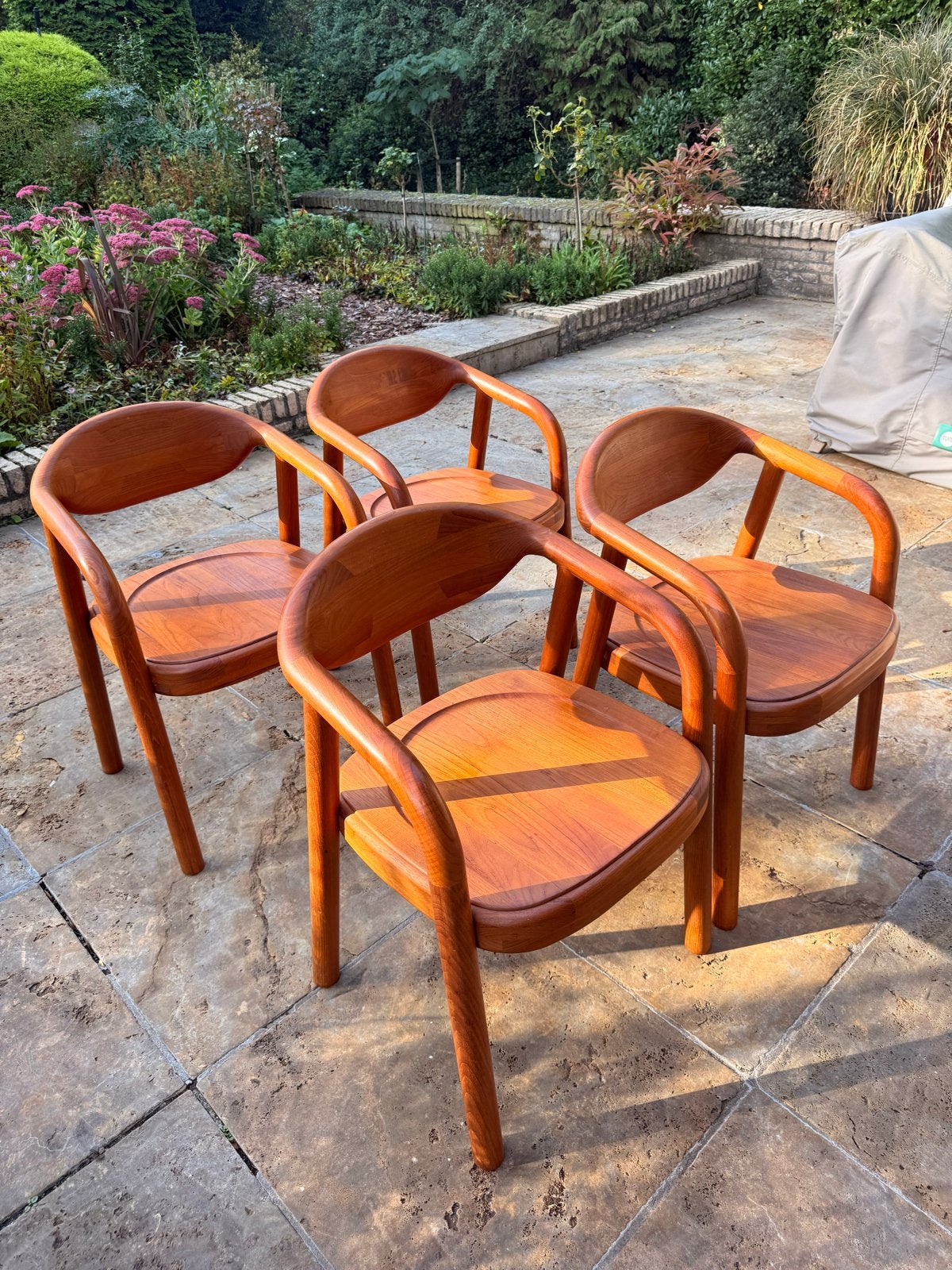 4 vintage Deens design stoelen van Korup, massief teak, Bruin, Ophalen of Verzenden, Zo goed als nieuw, Vier