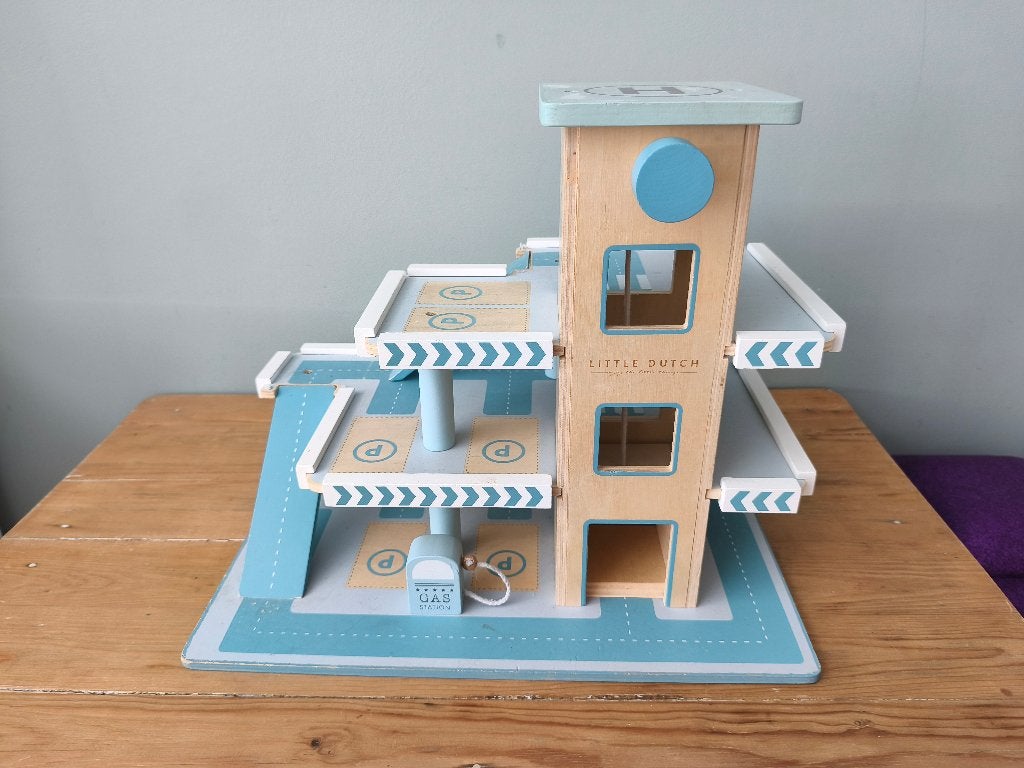Auto garage Little dutch, Kinderen en Baby's, Speelgoed | Houten speelgoed, Ophalen, Gebruikt