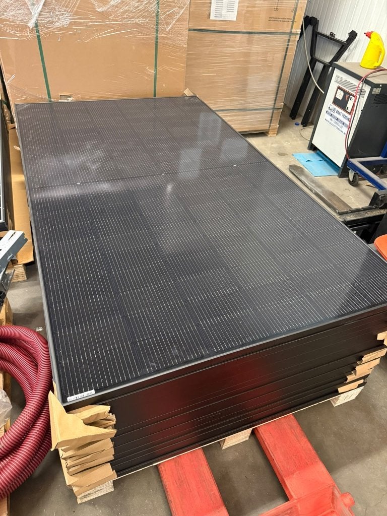Sunwaytech SW480N-120 zonnepanelen, Ophalen, Nijverheidscentrum 44, Opruimdeals, Info@opruimdeals.nl