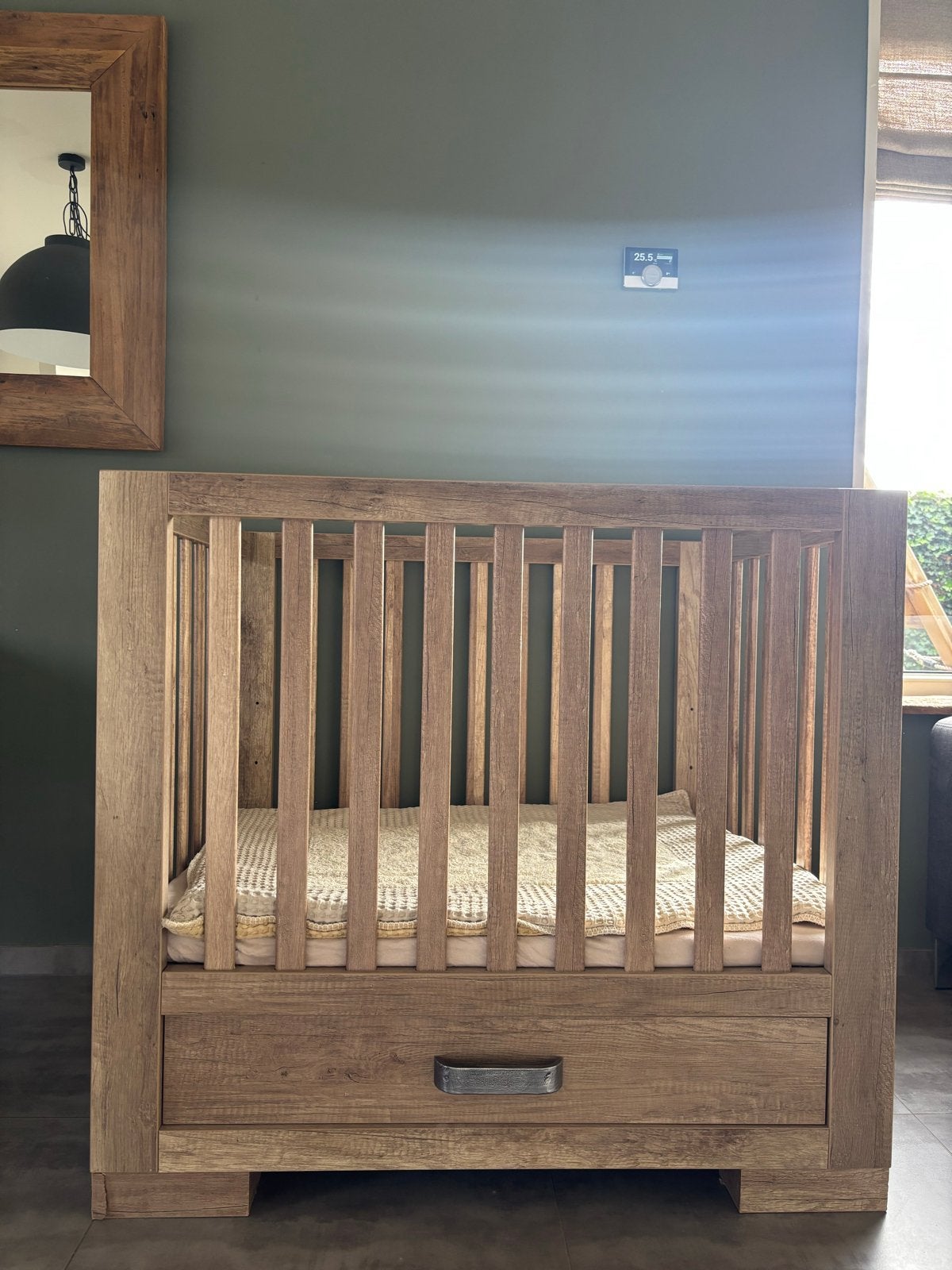 Kidsmill Brent box met lade, matras en Koeka boxkleed, Ophalen, Zo goed als nieuw, Vierkant, Boxkleed