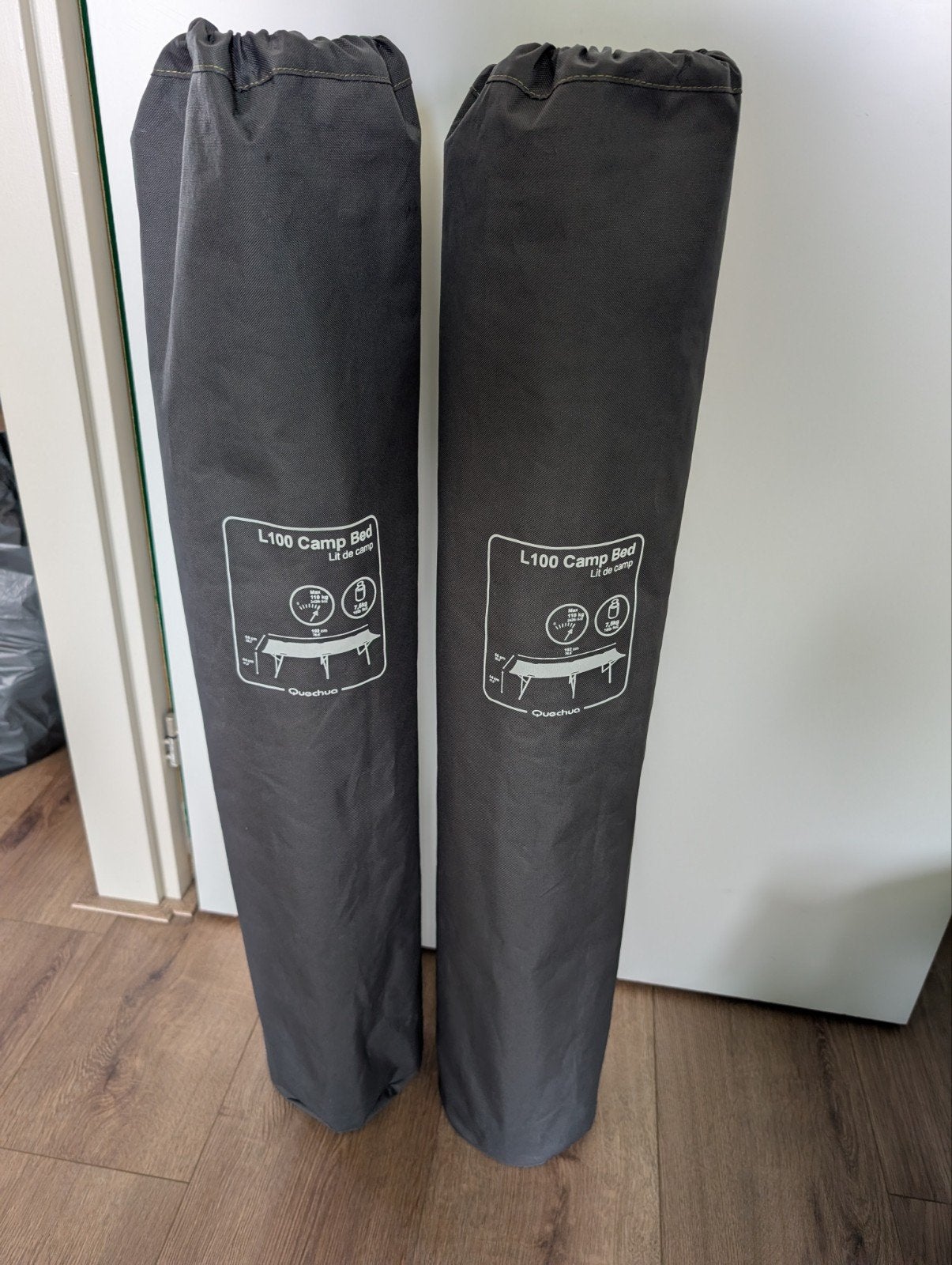 Quechua L100 Camp Bed - 2 stuks, Ophalen, Zo goed als nieuw