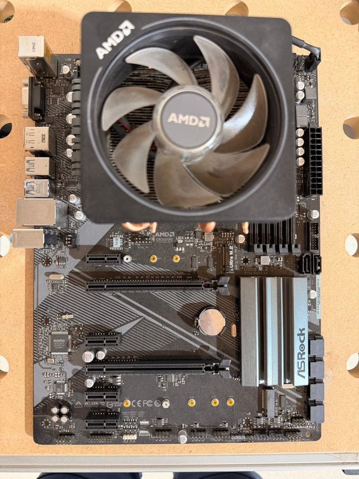Asrock B450 Pro4 met Ryzen 7 3700X (geen RAM), Computers en Software, Ophalen of Verzenden, Gebruikt, AMD, DDR4