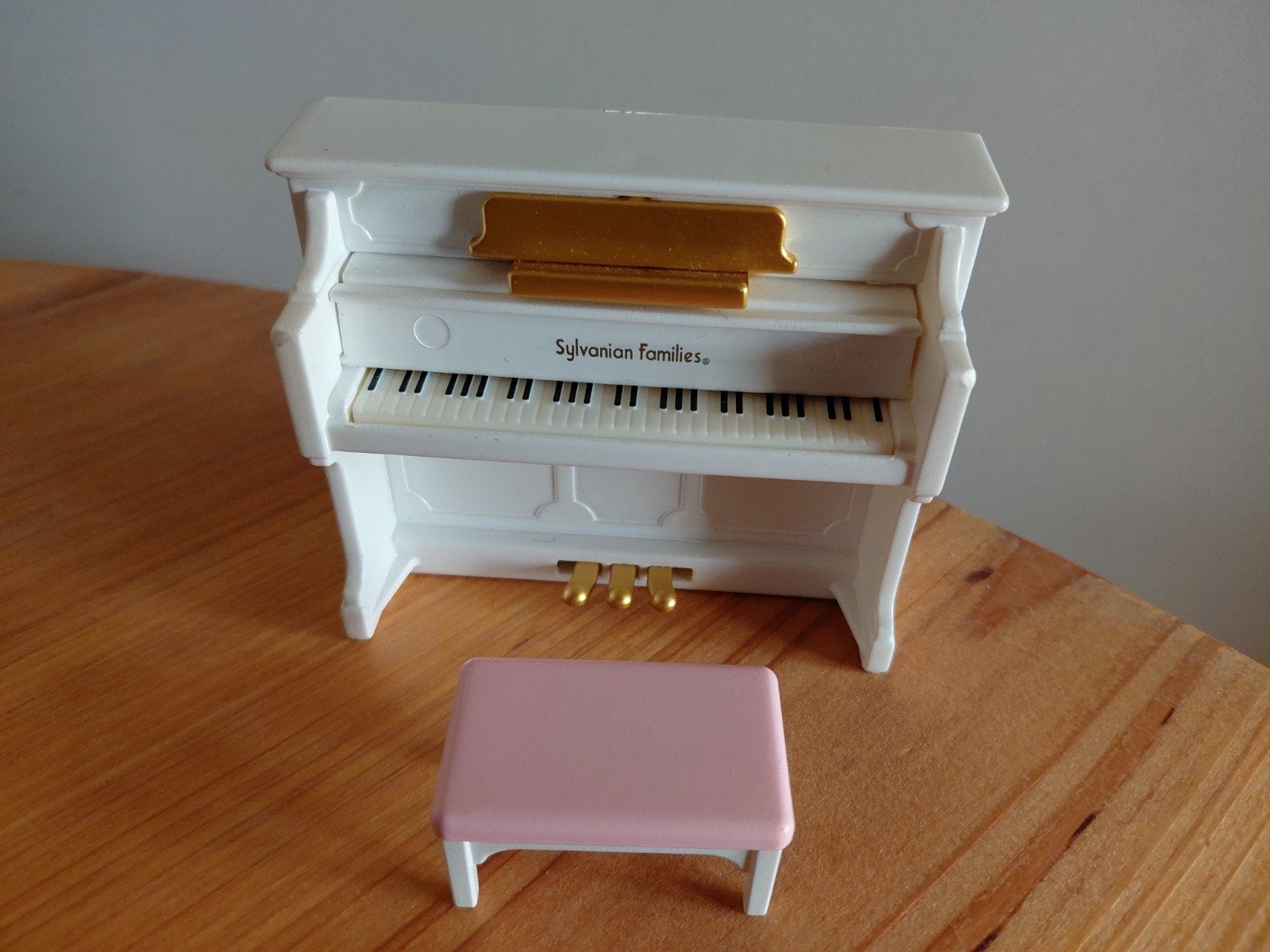 Sylvanian Families piano/wit/roze bankje, Ophalen of Verzenden, Zo goed als nieuw, Gebruiksvoorwerp