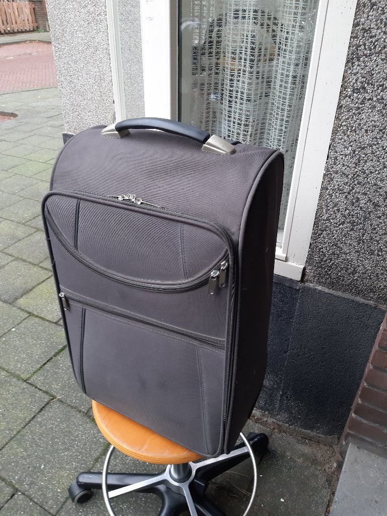 Koffer, Trolley, Cabine koffer, op 2 stevige wielen., Sieraden, Tassen en Uiterlijk, Koffers, Ophalen, Wieltjes, Gebruikt, 50 tot 60 cm