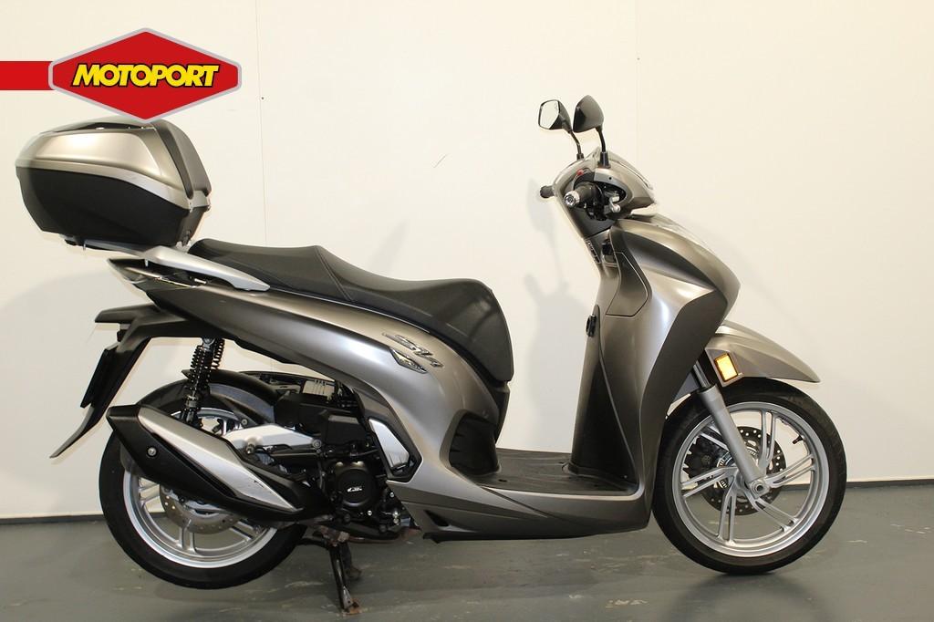 Honda SH 350 I (bj 2022), Motoren, Motoren | Honda, Scooter, Bedrijf, Mc.benelux@honda-eu.com, Honda Motor Europe Ltd. Belgian Branch