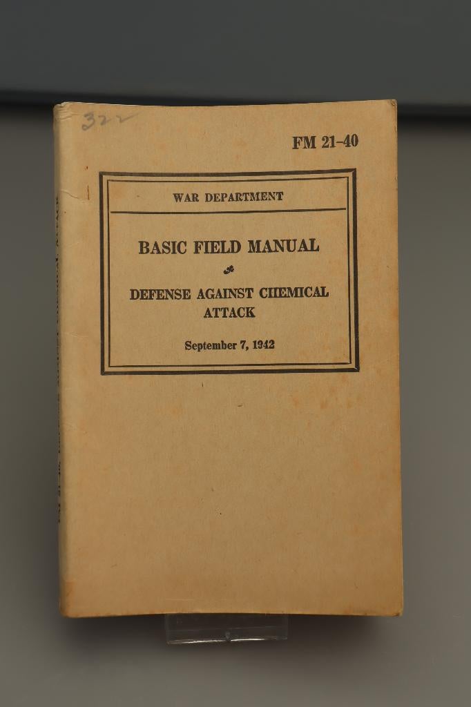 Field Manual 1942 USA Defence Against Chemical Attack, Ophalen of Verzenden, Landmacht, Amerika, Overige typen