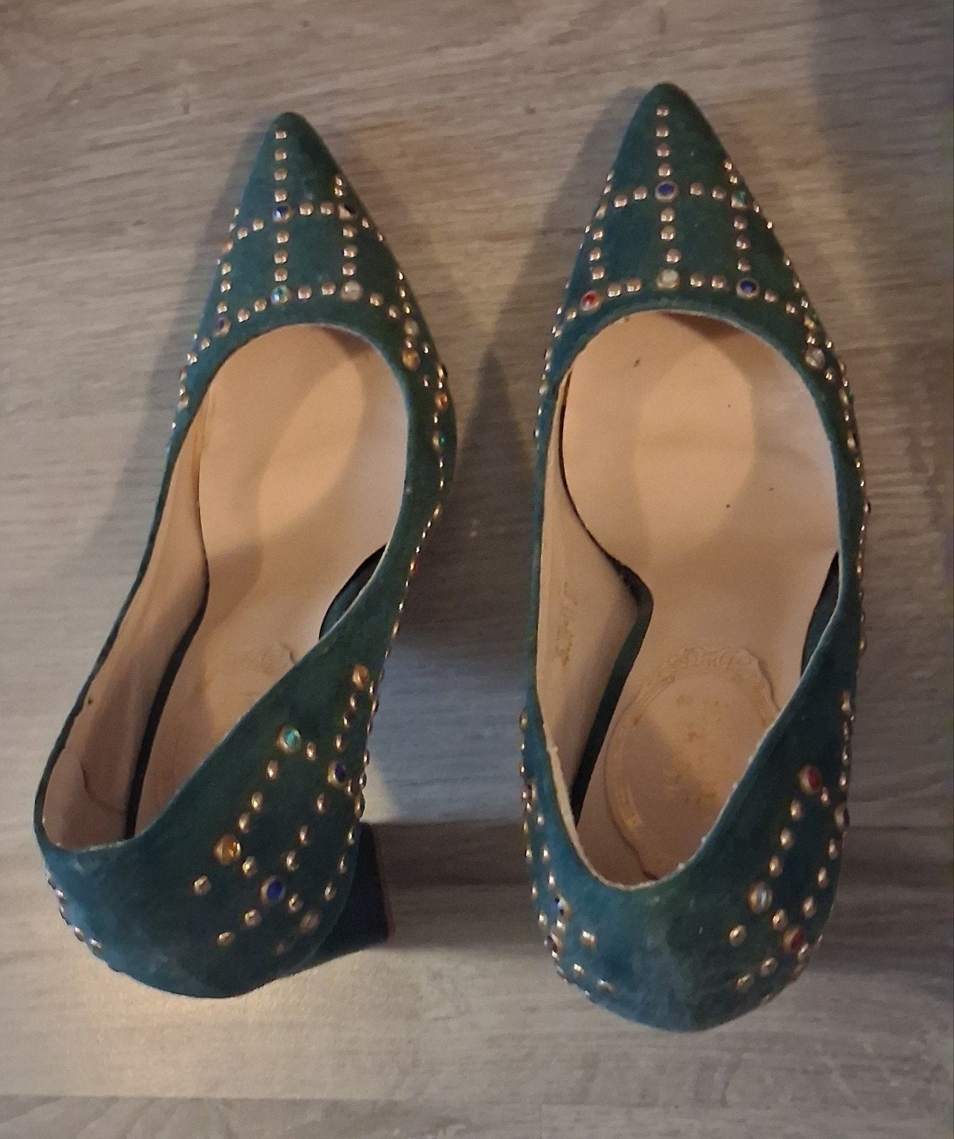 Mooie pumps met studs en gekleurde steentjes, Pumps, Nieuw, Ophalen of Verzenden, Groen