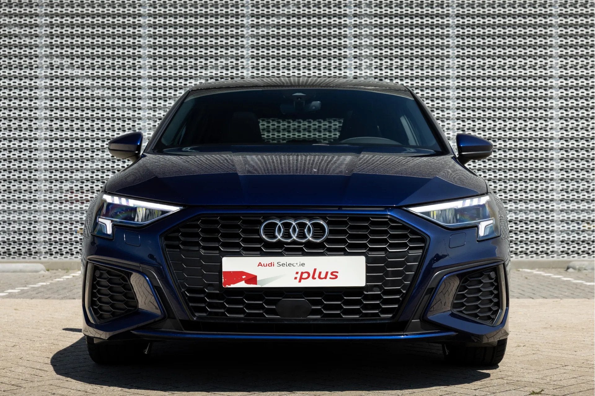 Audi A3 Limousine 35 TFSI 150PK S edition (bj 2023), 1295 kg, 4 cilinders, 150 pk, Blauw