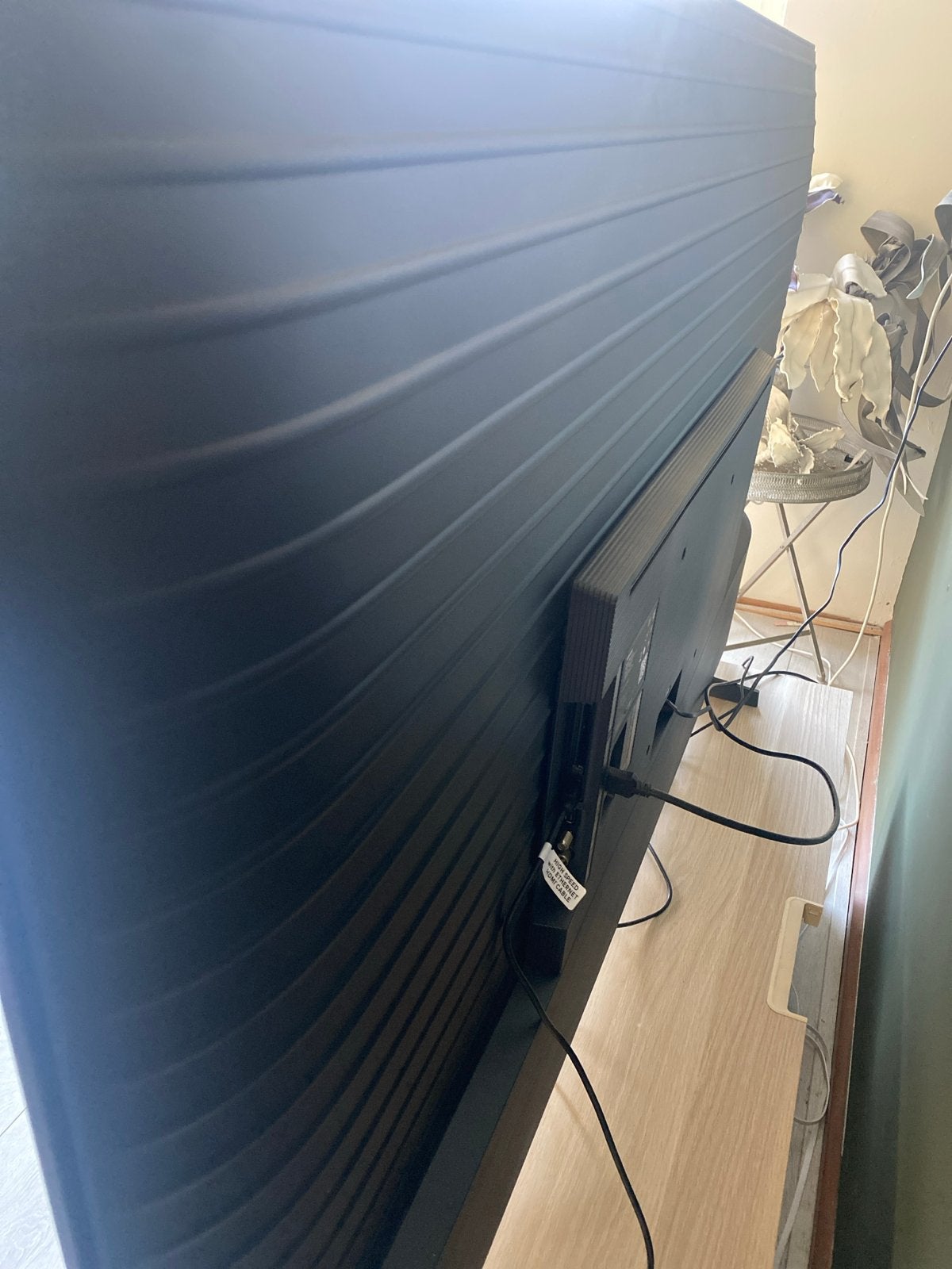 Foto 3 van Samsung UE65BU8020 65 inch 4K UHD Smart TV