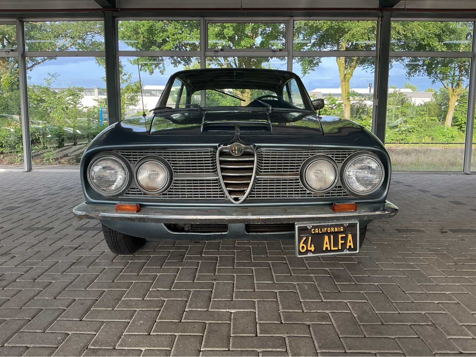 Alfa Romeo 2600 Sprint | 2.6 | 1964 | 145 pk | youngtimer, foto 2