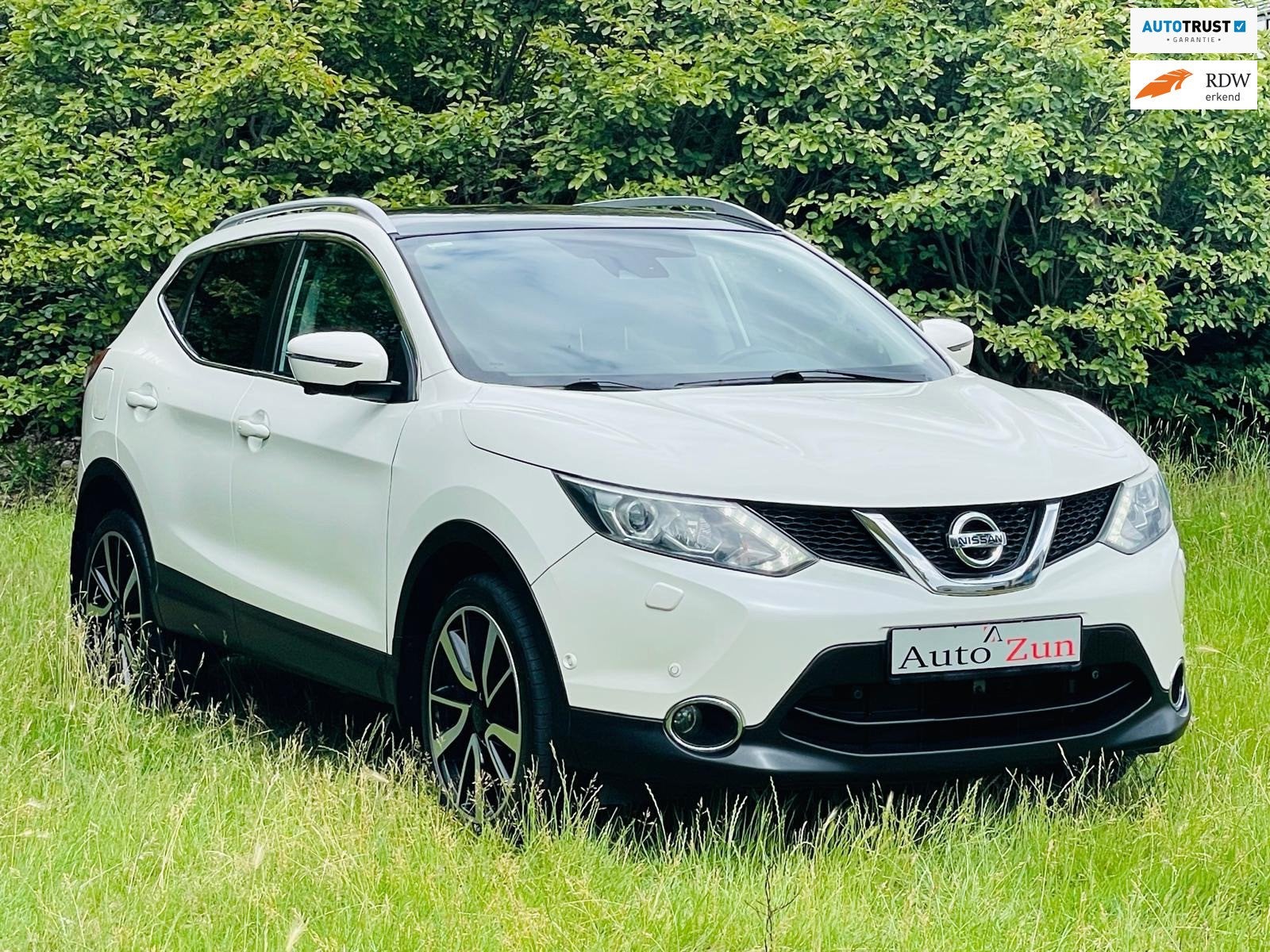 Nissan Qashqai 1.2 Tekna/AutomaatClima/CruiseNavi/Pano/Trekh, Auto's, Euro 5, 4 cilinders, 116 pk, Wit
