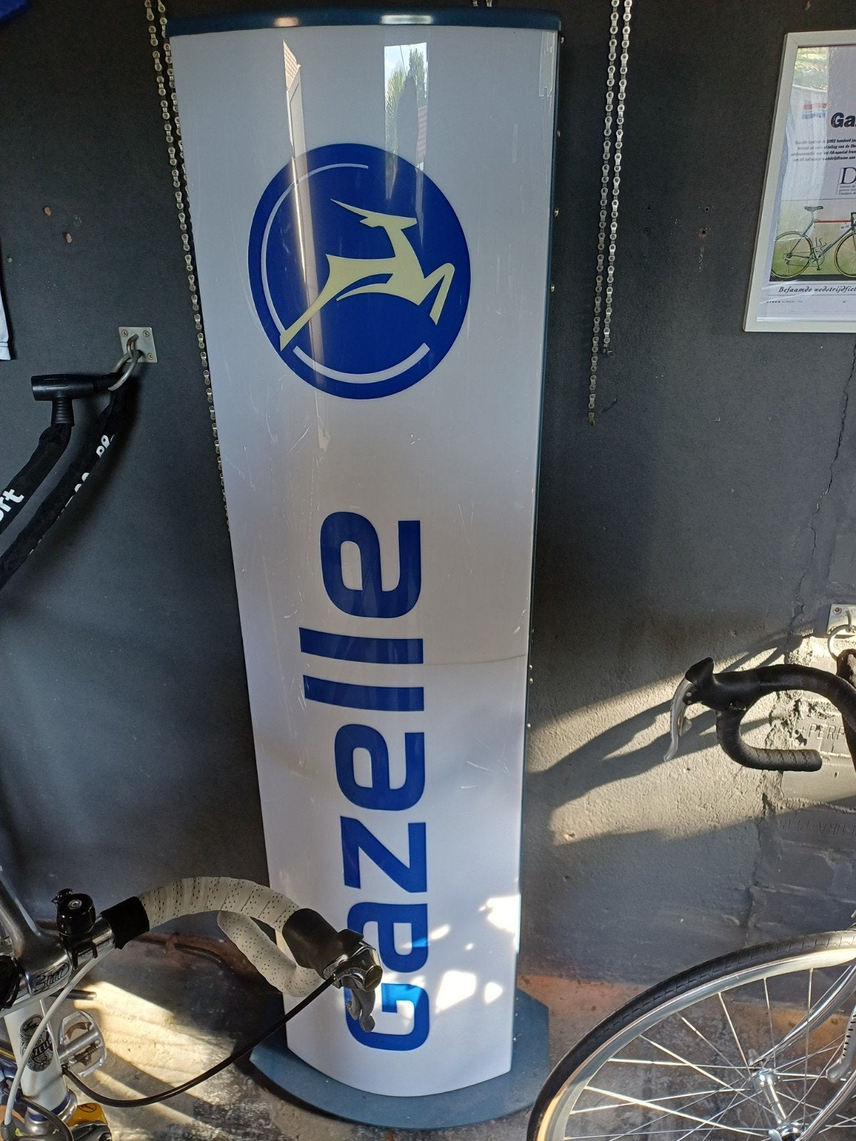 1x lichtbak Gazelle en 1x reclamezuil Gazelle zie tekst, Ophalen, Gebruikt, Lichtbak of (neon) lamp