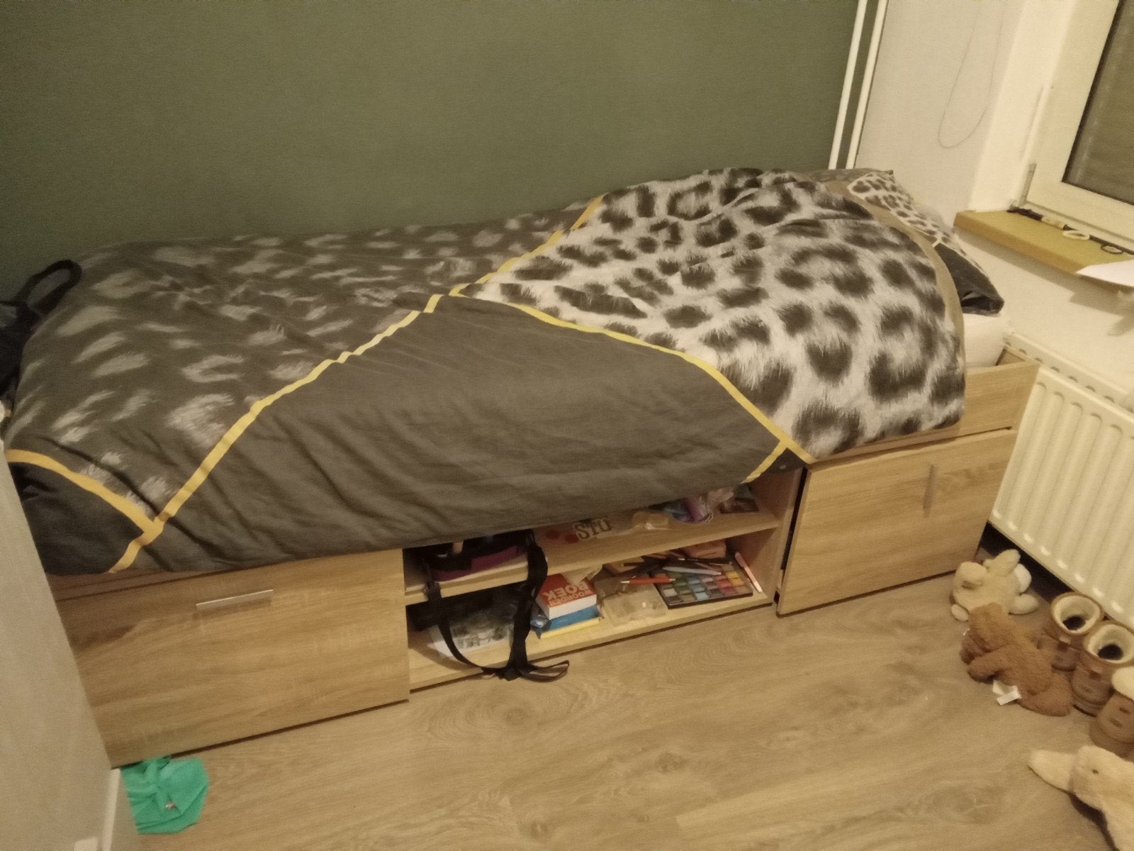 Bed met nachtkastje, matras en dekbed, 85 tot 100 cm, Gebruikt, 180 cm of meer, Ophalen