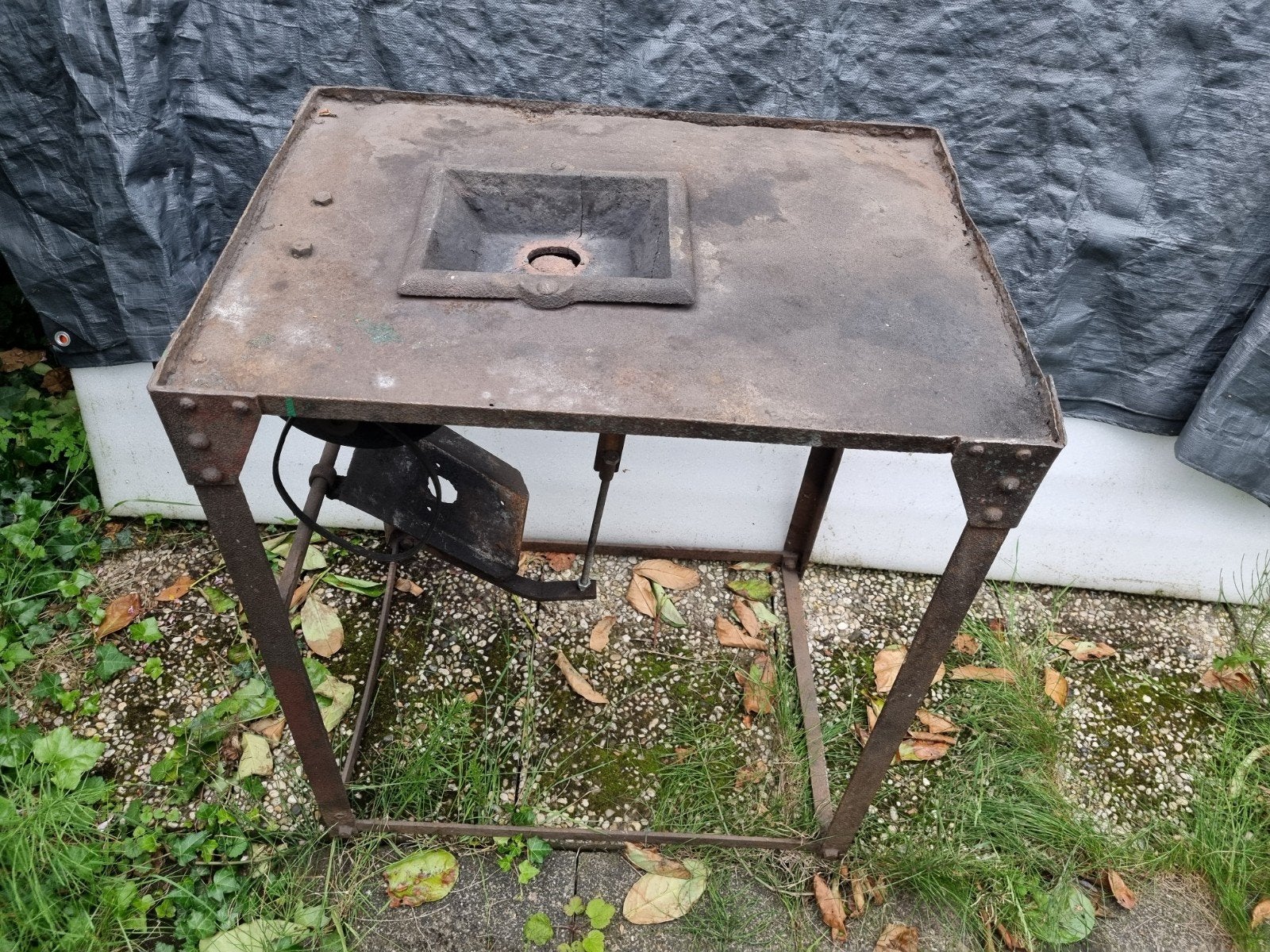 Smeedvuur, smidsvuur, smederij, veldsmidse, aambeeld, Ophalen