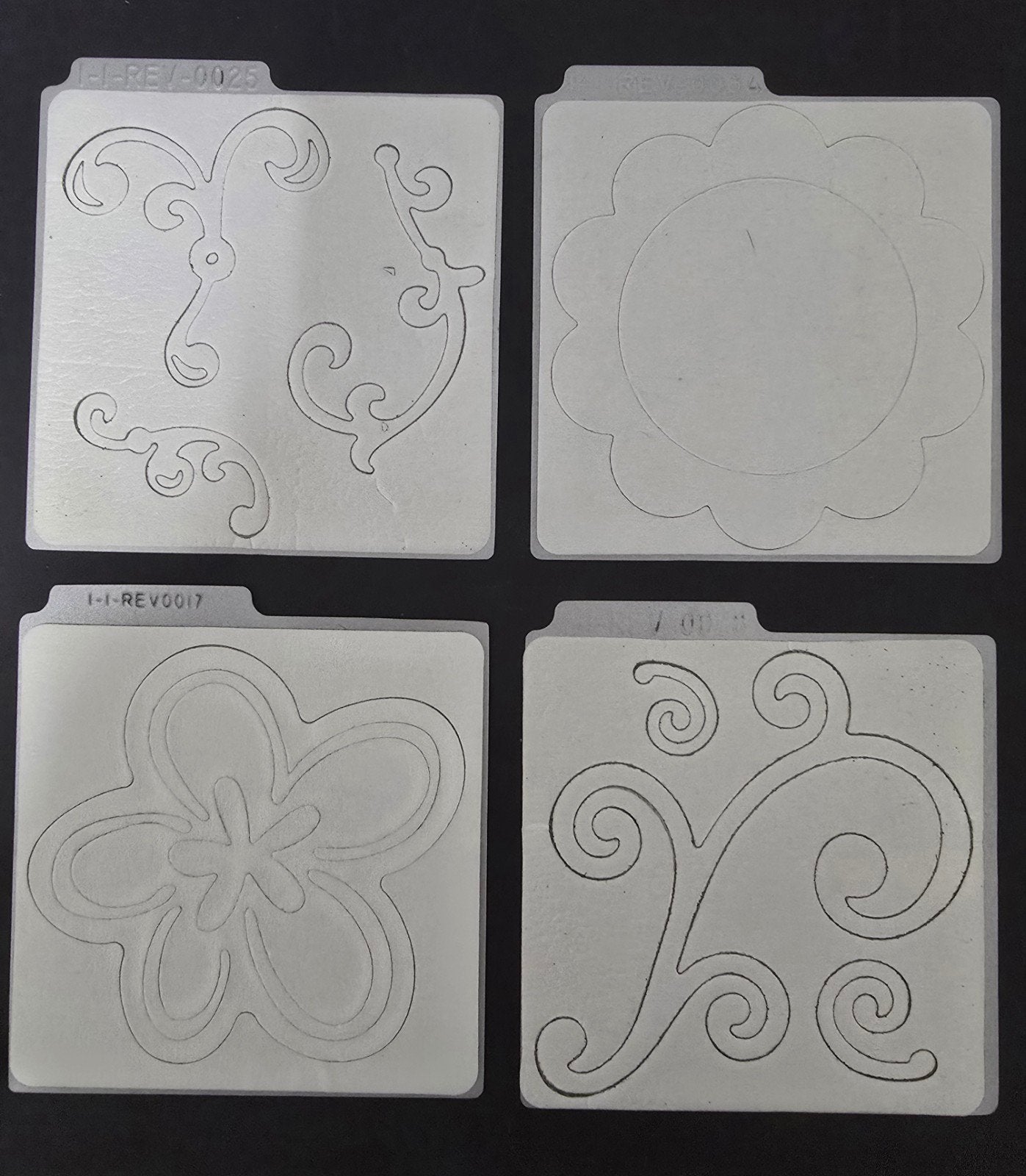 4 stansen/snijmallen, Ophalen of Verzenden, Zo goed als nieuw, Overige thema's, Pons of Mal