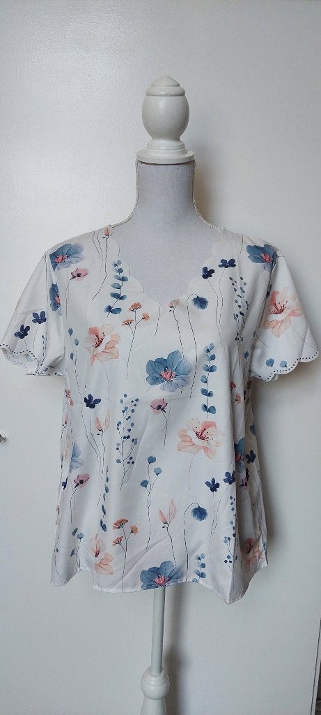 (TK16) luchtig, gebloemde top - maat XL, Ophalen of Verzenden, Zo goed als nieuw, Maat 46/48 (XL) of groter, Korte mouw