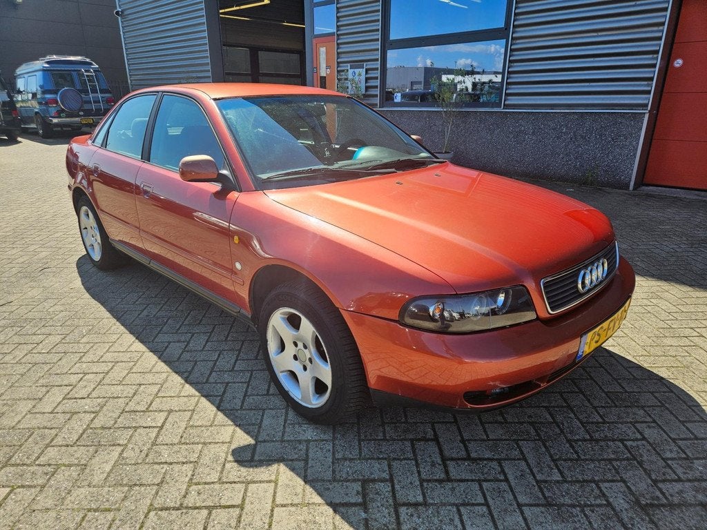 Audi A4 Limousine 1.6, Auto's, Audi, 1160 kg, 101 pk, Gebruikt, 4 cilinders