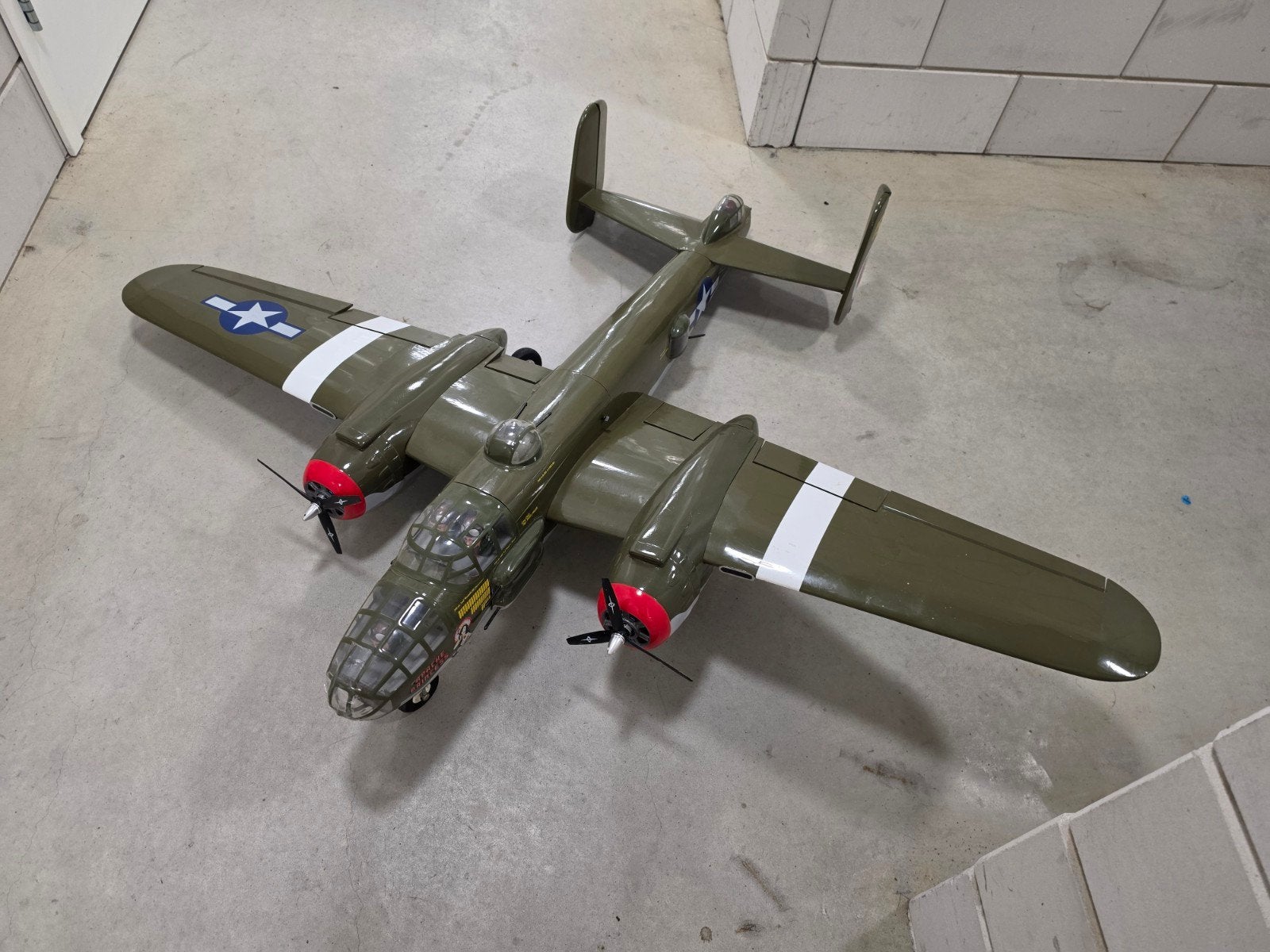 Modelbouw B-25 Mitchell - 2 motoren, flaps, retracts, Ophalen