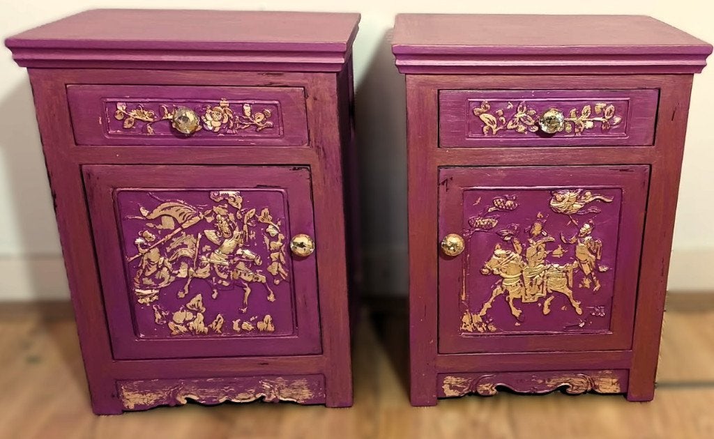 2 Aubergine kleurige nachtkastjes “Azië", goud details+glans, Ophalen of Verzenden, Zo goed als nieuw, Eenpersoons, 140 cm