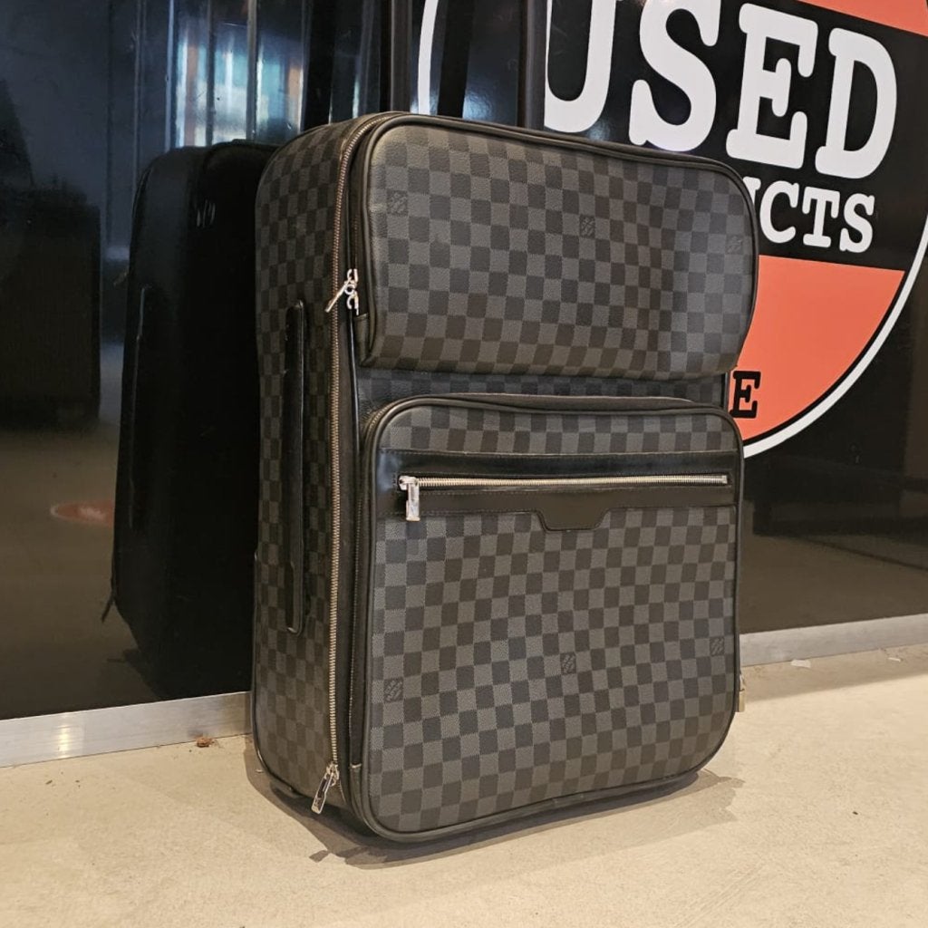 Louis Vuitton Pégase Légère 55 Business Damier Graphite 2011, Louis Vuitton, Gebruikt, Support@louisvuitton.com, 2 Rue du Pont Neuf
75001 Paris
France
