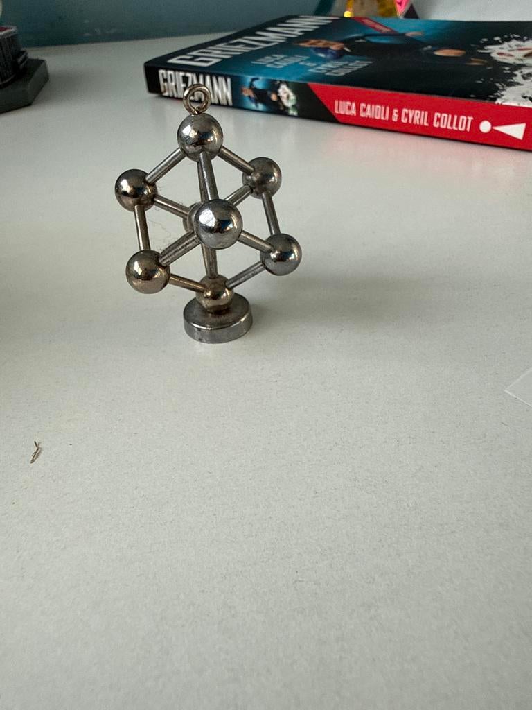Atomium sleutelhanger - uniek en stijlvol, Verzamelen, Ophalen of Verzenden