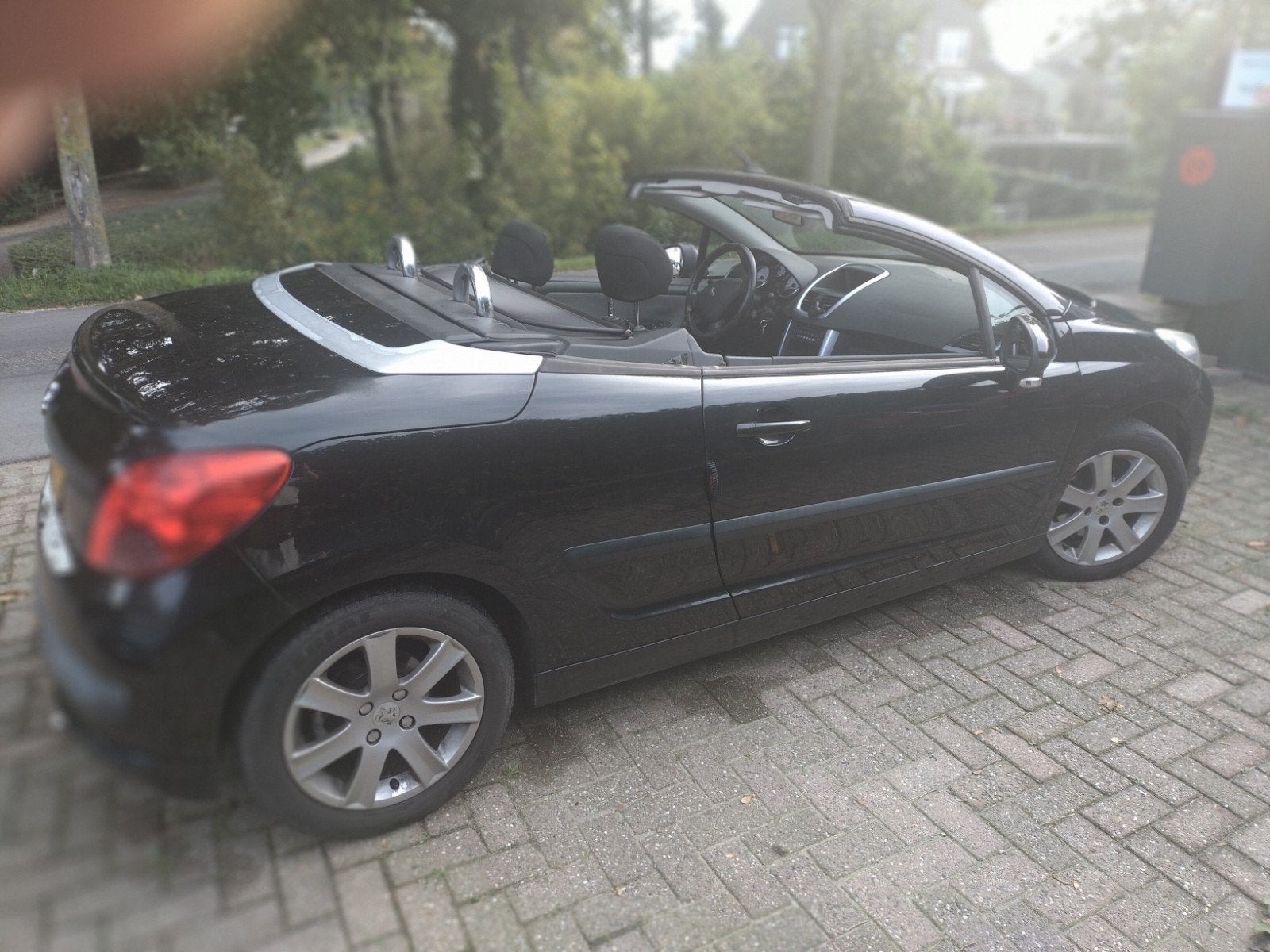 Peugeot 207 1.6 16V CC 88KW 2007 Zwart, Auto's, Voorwielaandrijving, 15 km/l, 4 cilinders, Cabriolet