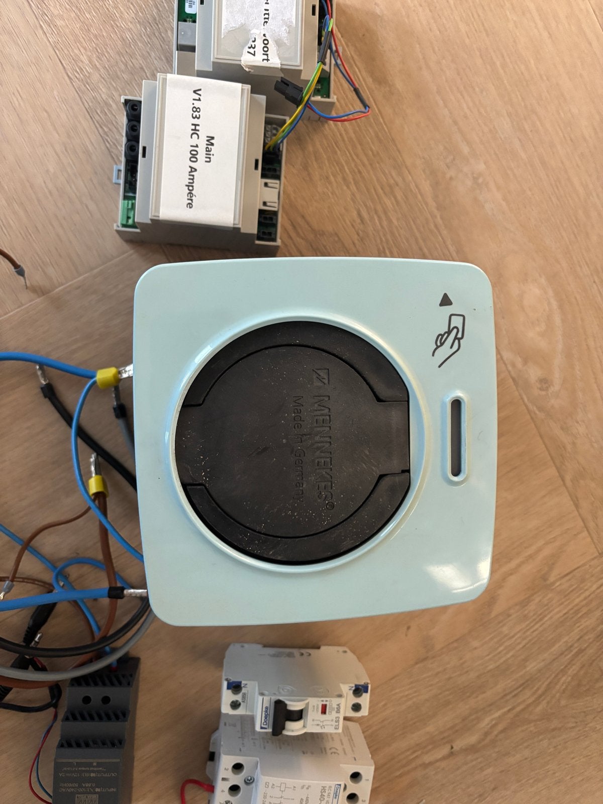 Cube Laadpaal met Toebehoren - Werkt Perfect, Auto diversen, Ophalen of Verzenden, Gebruikt, Laadpaal