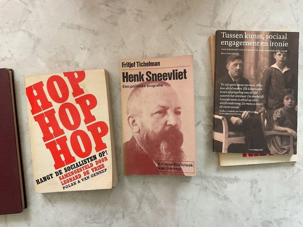 Boeken over socialisme en politiek, Boeken, Gelezen, Ophalen of Verzenden, Fritjof Tichelman, Leonard de Vries, Jan Blokker, Politiek en Staatkunde