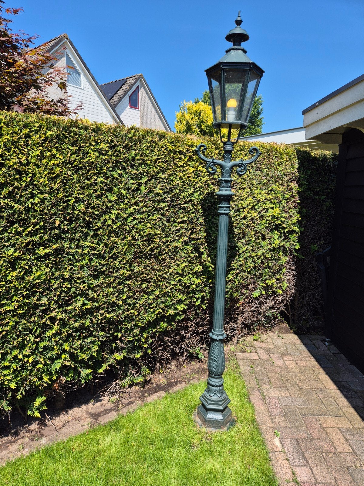 Te koop gietijzeren lantaarn, Tuin en Terras, Gebruikt, Staande lamp, Ophalen of Verzenden, Netvoeding