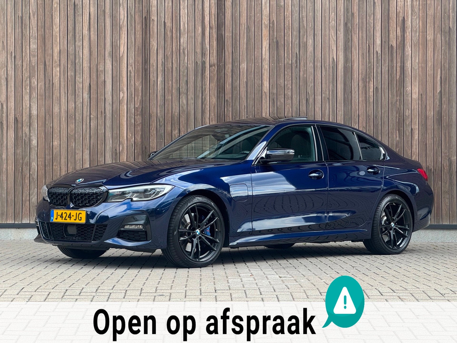 BMW 3-serie 330e High Executive M-Sport / Individual /
