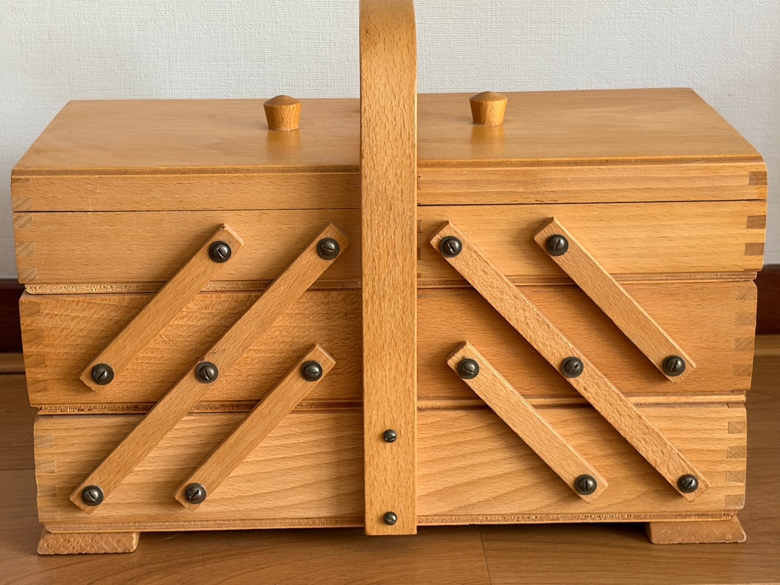 Vintage houten Naaidoos, Ophalen of Verzenden, Zo goed als nieuw