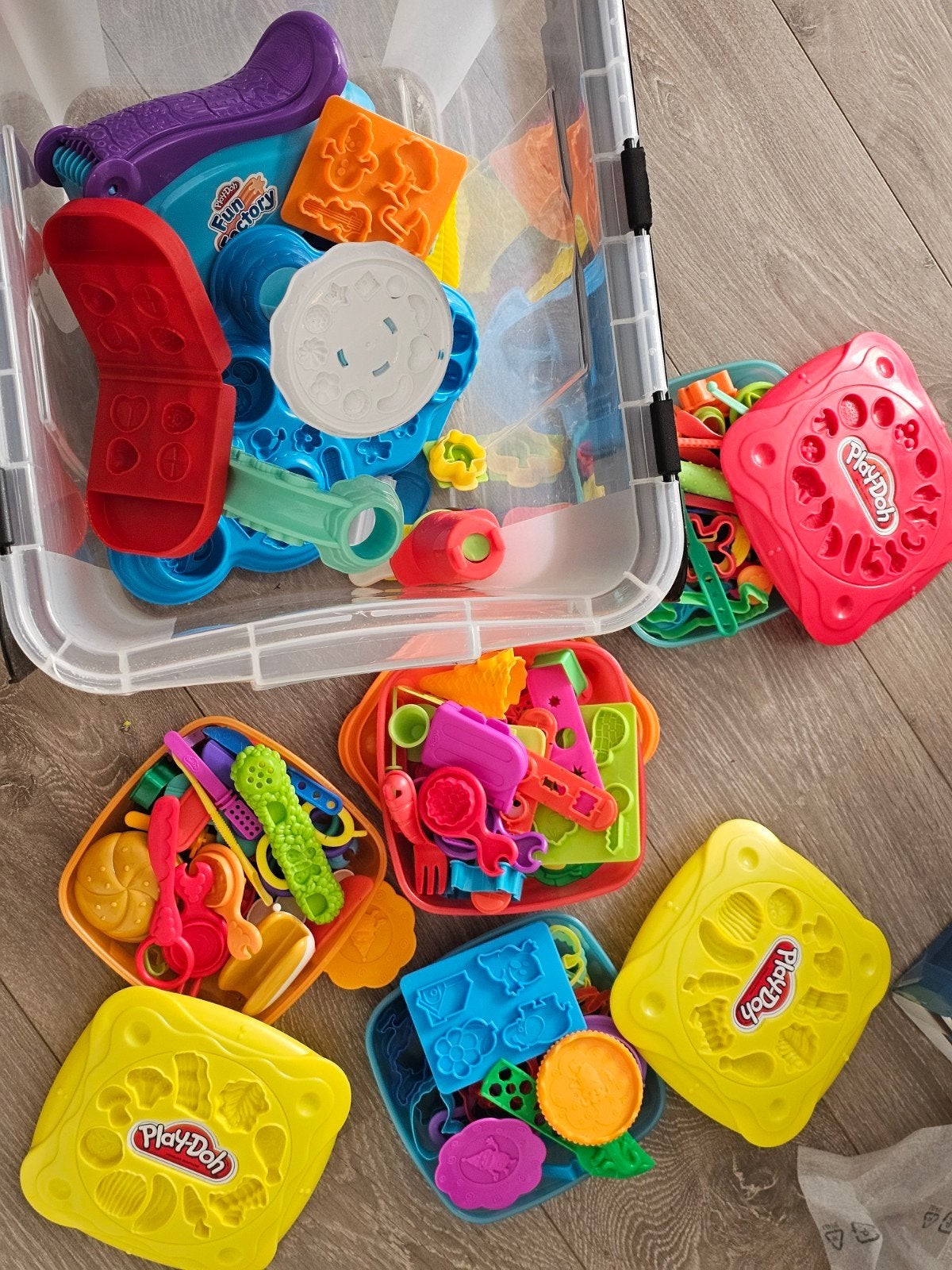 Grote Play-Doh set met veel accessoires., Ophalen of Verzenden, Gebruikt, Jongen of Meisje