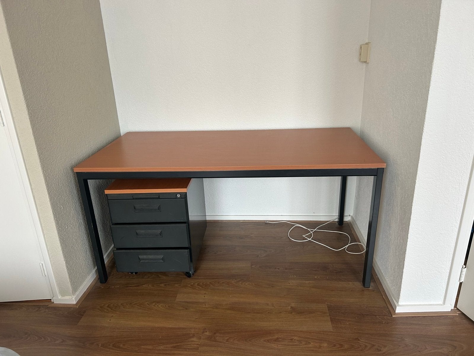 Bureau met ladeblok - Bruin/Zwart, Ophalen, Gebruikt, Bruin, Overige merken