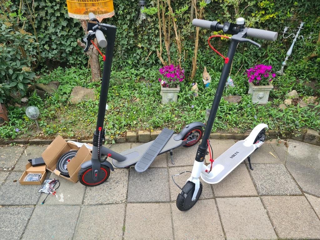 2 defecte elektrische steppen - project of onderdelen, Ophalen, Gebruikt, Elektrische step (E-scooter)