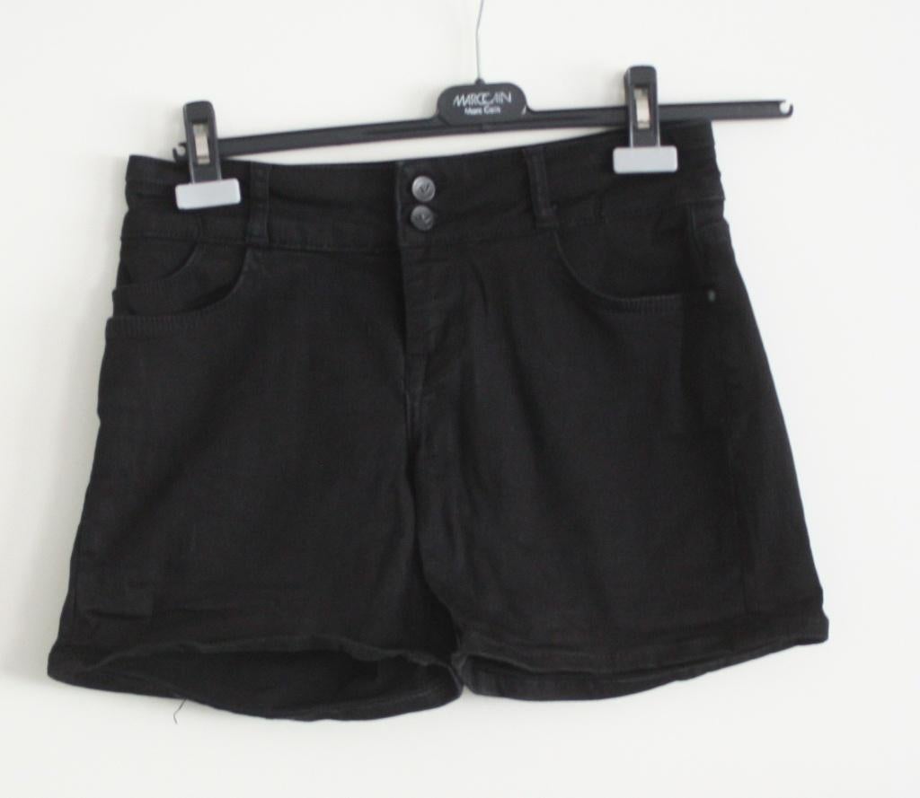 zwarte korte broek  maat s, Maat 38/40 (M), Kort, Zwart, Ophalen of Verzenden