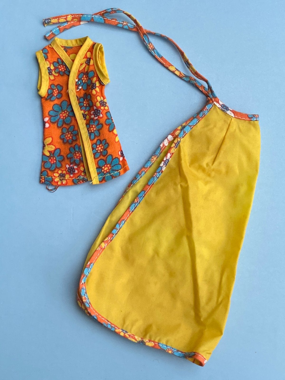 Vintage Sindy Pedigree Sunflower rok en vest 70 s, Verzenden, Kleertjes
