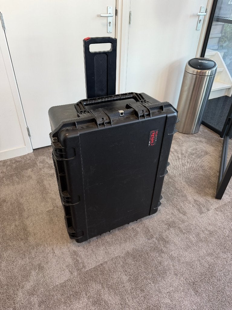 Robuuste hardcase met wielen voor Apple iMac, Ophalen of Verzenden, Gebruikt, Overige instrumenten, Flightcase