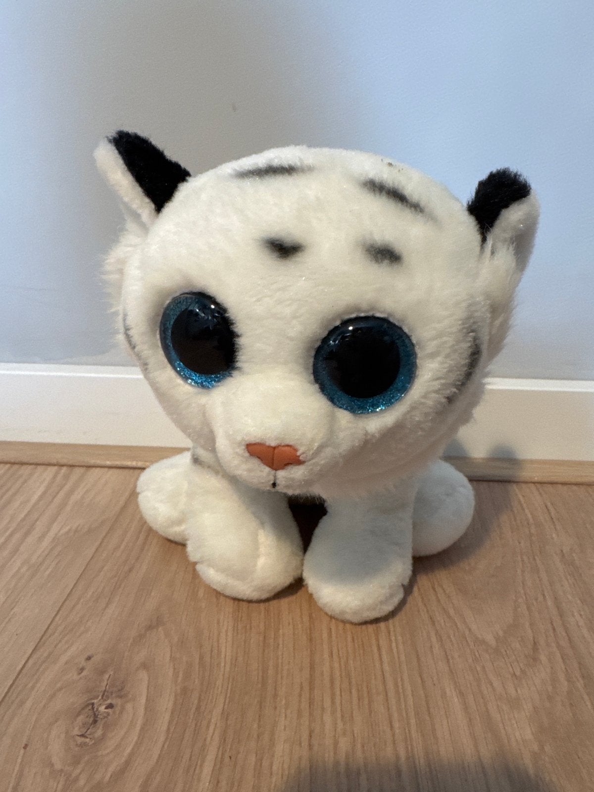 Schattige witte tijger knuffel met grote ogen, Ophalen, Zo goed als nieuw, Middelgroot (20 tot 80 cm), Wit