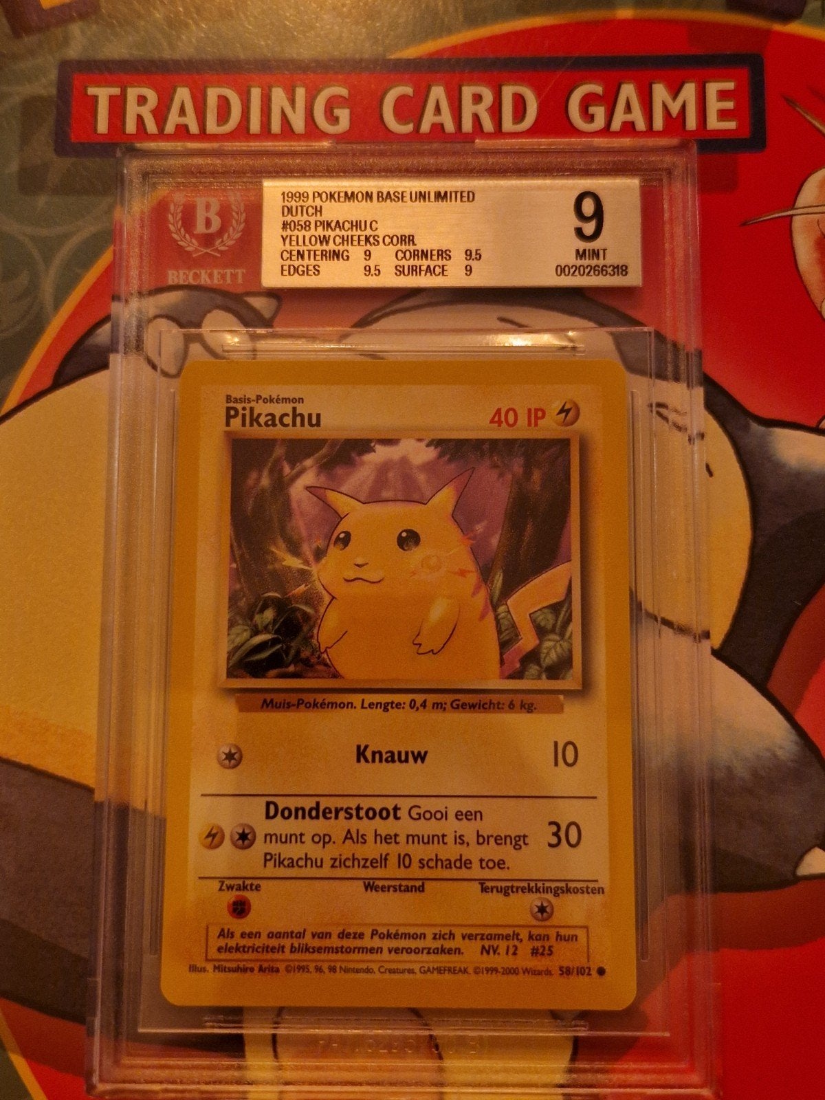 Pikachu Beckett 9, Hobby en Vrije tijd, Verzamelkaartspellen | Pokémon, Ophalen of Verzenden, Zo goed als nieuw