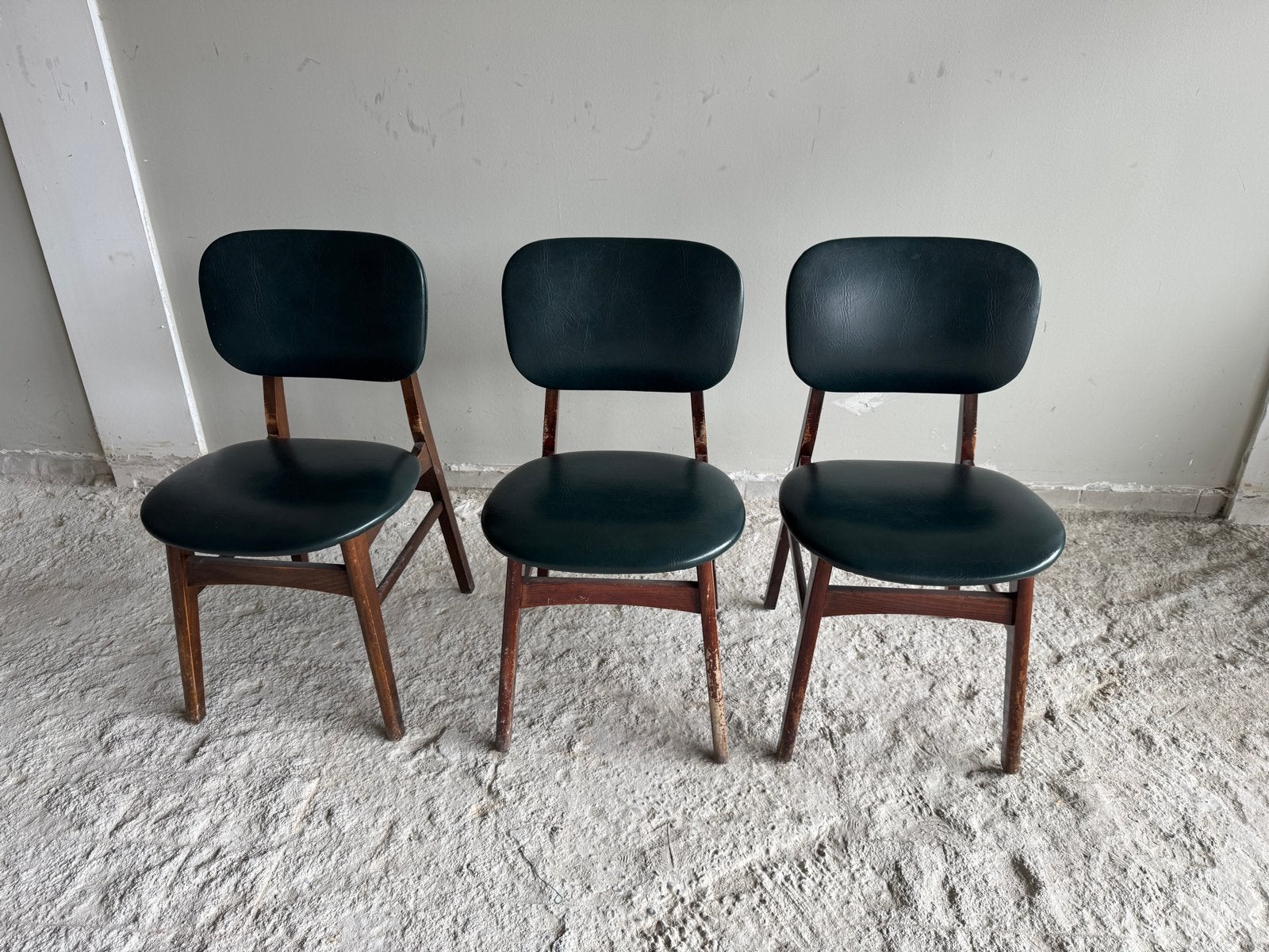 Set van 3 Vintage Houten Stoelen met Donkergroene Bekleding, Ophalen